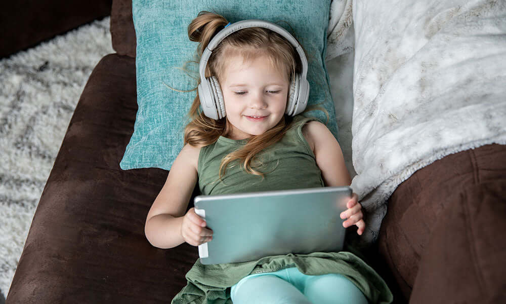 girl looking at screen